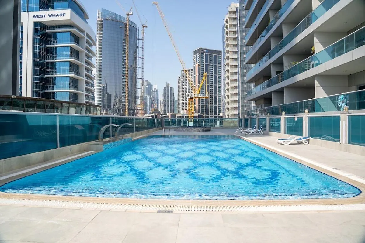 Central Business Bay Studio By Stayinhomes - 10 Mins Burj Khalifa - Parking - Pool - Gym Dubai Apartment